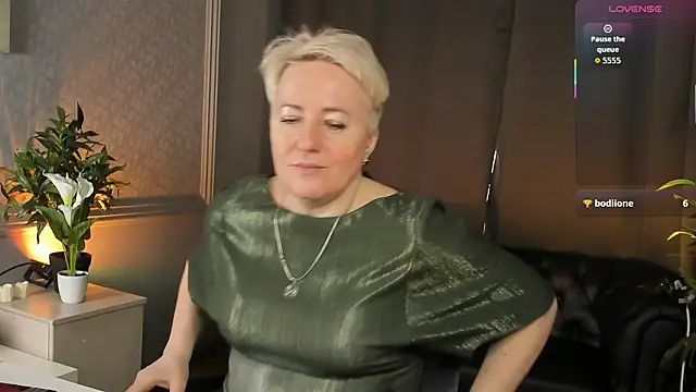 Nika Smit online show from 02-15-26, 07:51