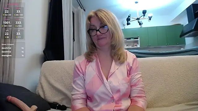 Blond Woman online show from 01-27-25, 11:22