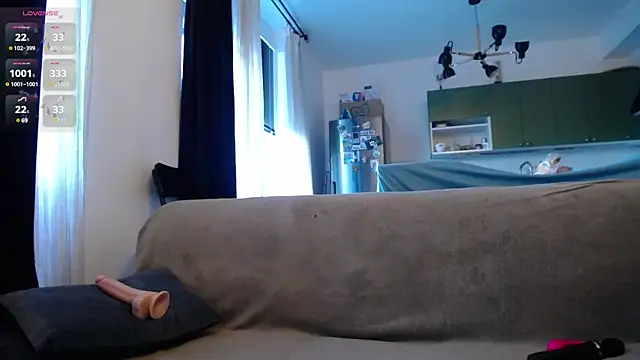 Blond Woman online show from 02-01-25, 02:45