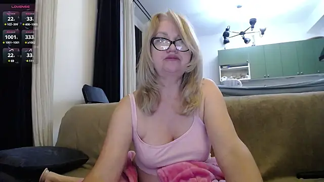 Blond Woman online show from 02-08-25, 01:54