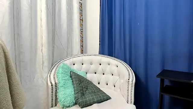 Analia18  online show from 01-08-25, 06:31