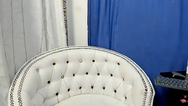 Analia18  online show from 01-11-25, 03:31