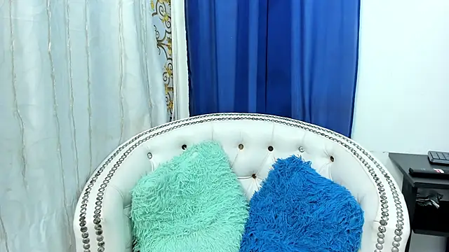 Analia18  online show from 02-18-25, 12:06