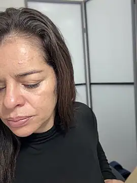 NATHALIA-28  online show from 03-08-26, 01:15