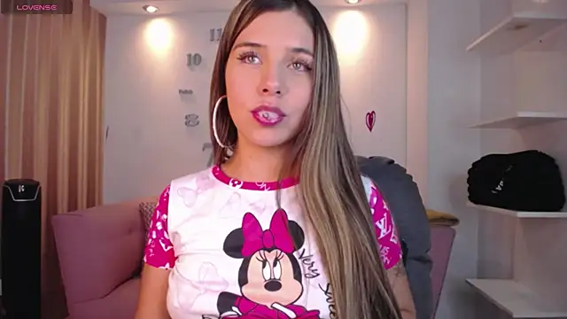 Snapshot of 1Sloppy_Fox4 chatting on 03-16-25, 04:20 1Sloppy Fox4 online show from 03-16-25, 04:20