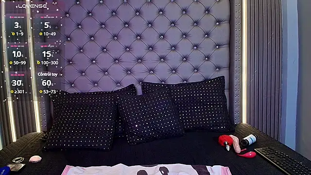 Snapshot of CAMILA_JHONS chatting on 12-04-24, 01:53 CAMILA JHONS online show from 12-04-24, 01:53