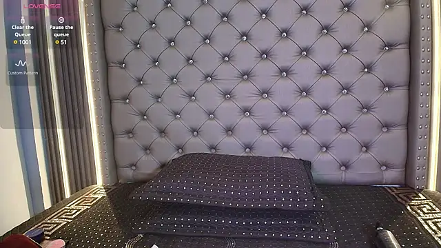 Snapshot of CAMILA_JHONS chatting on 12-20-24, 03:00 CAMILA JHONS online show from 12-20-24, 03:00