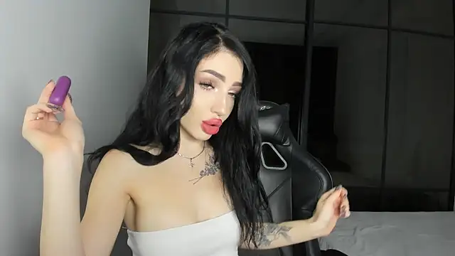 Snapshot of NancyLovee_ chatting on 09-24-25, 01:25 NancyLovee online show from 09-24-25, 01:25