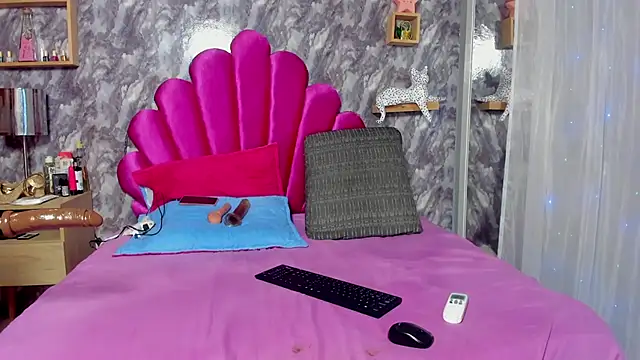 EMMAPARISS online show from 02-14-25, 06:40