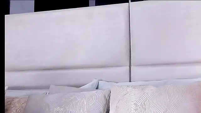 LexyRobert online show from 03-18-25, 03:53