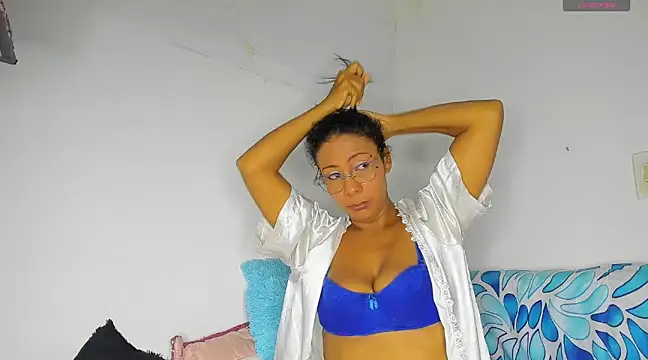 Snapshot of Nenita_Hot_ chatting on 03-14-25, 03:48 Nenita Hot  online show from 03-14-25, 03:48