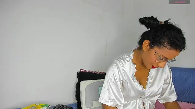 Snapshot of Nenita_Hot_ chatting on 03-20-25, 10:40 Nenita Hot  online show from 03-20-25, 10:40