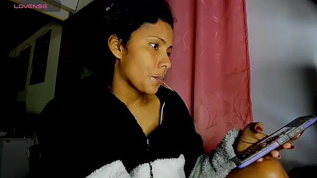 Snapshot of Nenita_Hot_ chatting on 09-17-25, 07:37 Nenita Hot  online show from 09-17-25, 07:37