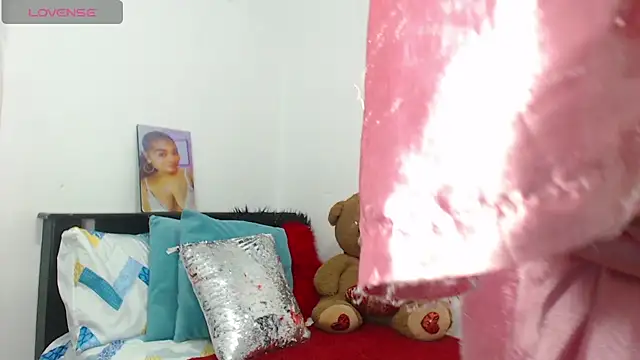 Snapshot of gianna_smith chatting on 01-08-25, 11:10 gianna smith online show from 01-08-25, 11:10