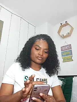 Snapshot of gianna_smith chatting on 10-16-25, 07:48 gianna smith online show from 10-16-25, 07:48