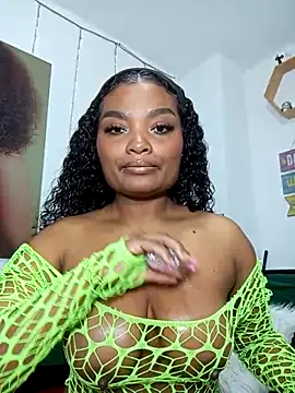 Snapshot of gianna_smith chatting on 10-22-25, 06:13 gianna smith online show from 10-22-25, 06:13