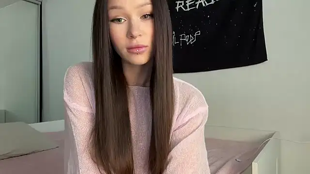 Snapshot of ur_molly chatting on 09-27-25, 05:01 ur molly online show from 09-27-25, 05:01