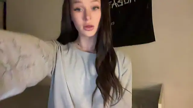 Snapshot of ur_molly chatting on 10-12-25, 04:17 ur molly online show from 10-12-25, 04:17