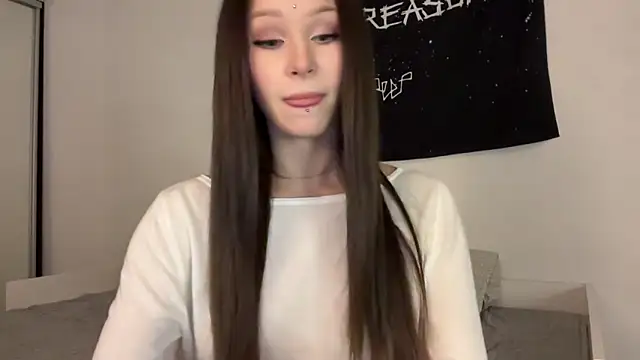 Snapshot of ur_molly chatting on 10-16-25, 11:55 ur molly online show from 10-16-25, 11:55