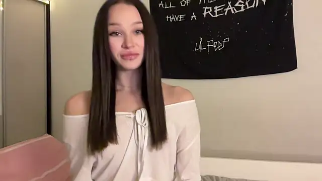 Snapshot of ur_molly chatting on 11-13-25, 04:50 ur molly online show from 11-13-25, 04:50