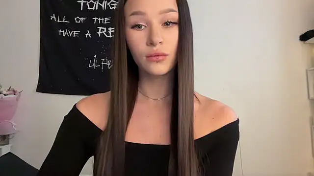 Snapshot of ur_molly chatting on 03-07-26, 04:53 ur molly online show from 03-07-26, 04:53