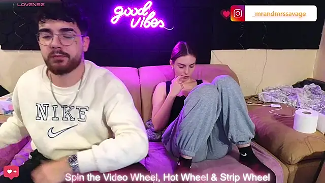 MrAndMrsSavage online show from 01-04-25, 08:27