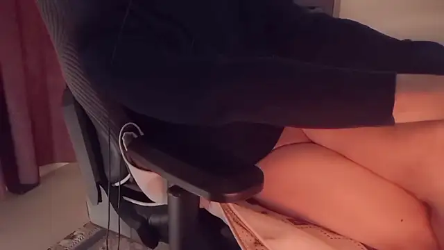 meow199410 online show from 10-28-25, 11:40