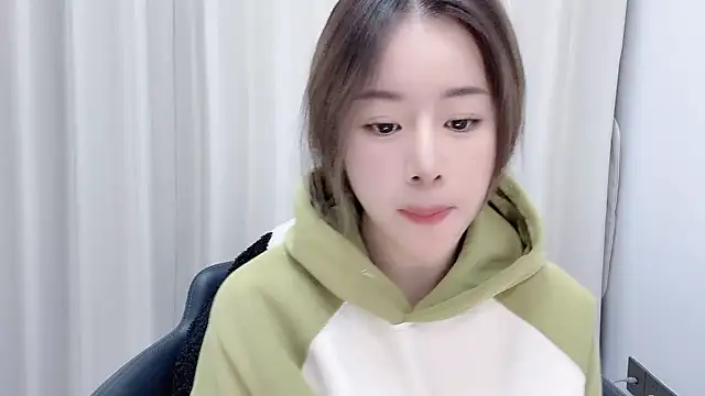 Snapshot of chloe-01 chatting on 12-15-24, 12:28 chloe-01 online show from 12-15-24, 12:28