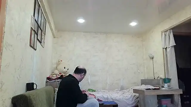 AgnichBan online show from 01-19-25, 05:58