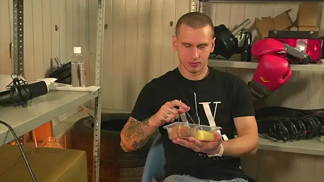 Snapshot of vance_rulez chatting on 01-11-25, 06:56 vance rulez online show from 01-11-25, 06:56