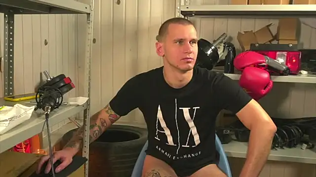 Snapshot of vance_rulez chatting on 01-11-25, 01:01 vance rulez online show from 01-11-25, 01:01