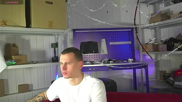 Snapshot of vance_rulez chatting on 03-18-25, 07:30 vance rulez online show from 03-18-25, 07:30