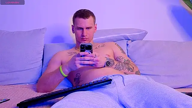 Snapshot of vance_rulez chatting on 10-03-25, 05:10 vance rulez online show from 10-03-25, 05:10