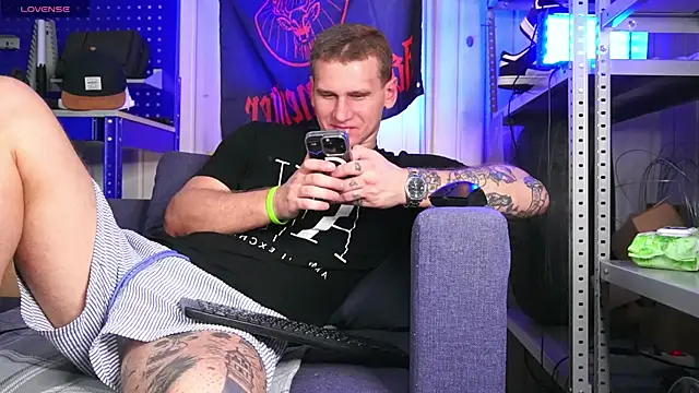 Snapshot of vance_rulez chatting on 10-19-25, 05:30 vance rulez online show from 10-19-25, 05:30