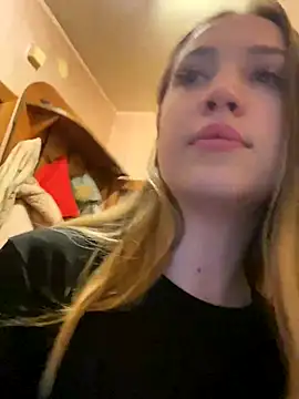 Snapshot of Emily_the_temptress_ chatting on 12-01-24, 08:31 Emily the temptress online show from 12-01-24, 08:31