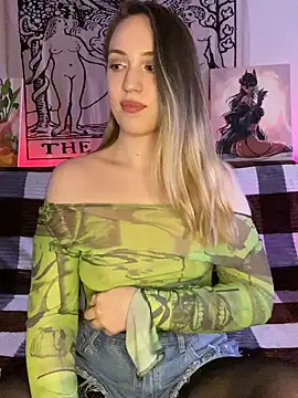 Snapshot of Emily_the_temptress_ chatting on 01-11-25, 07:39 Emily the temptress online show from 01-11-25, 07:39