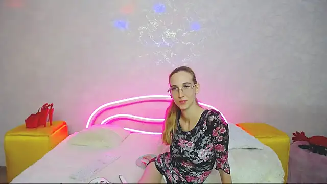 Snapshot of KlaryBrait chatting on 12-15-24, 03:20 KlaryBrait online show from 12-15-24, 03:20