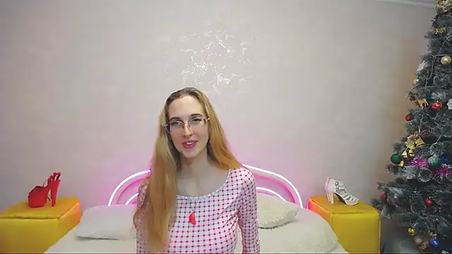 Snapshot of KlaryBrait chatting on 01-09-25, 05:33 KlaryBrait online show from 01-09-25, 05:33