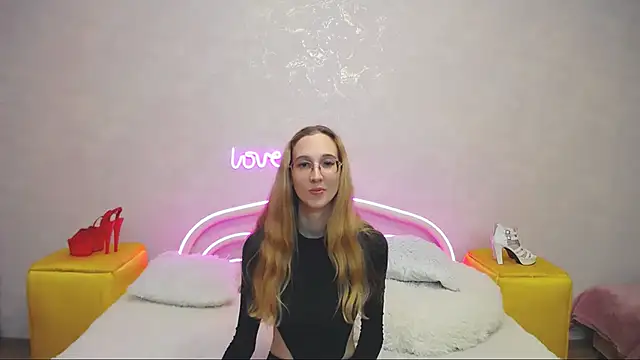 Snapshot of KlaryBrait chatting on 01-22-25, 02:35 KlaryBrait online show from 01-22-25, 02:35