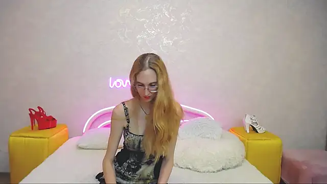 Snapshot of KlaryBrait chatting on 01-26-25, 01:25 KlaryBrait online show from 01-26-25, 01:25