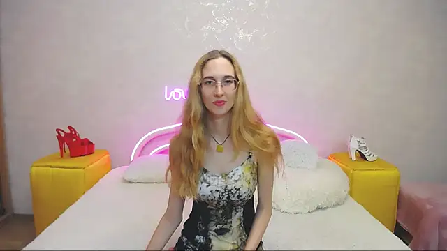 Snapshot of KlaryBrait chatting on 01-26-25, 04:30 KlaryBrait online show from 01-26-25, 04:30