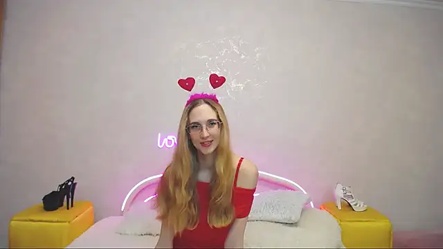 Snapshot of KlaryBrait chatting on 02-14-25, 05:14 KlaryBrait online show from 02-14-25, 05:14