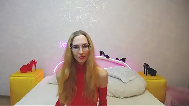 Snapshot of KlaryBrait chatting on 03-04-25, 01:17 KlaryBrait online show from 03-04-25, 01:17