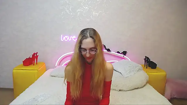 Snapshot of KlaryBrait chatting on 03-04-25, 04:20 KlaryBrait online show from 03-04-25, 04:20