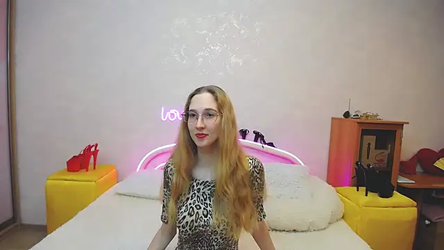 Snapshot of KlaryBrait chatting on 03-07-25, 06:13 KlaryBrait online show from 03-07-25, 06:13