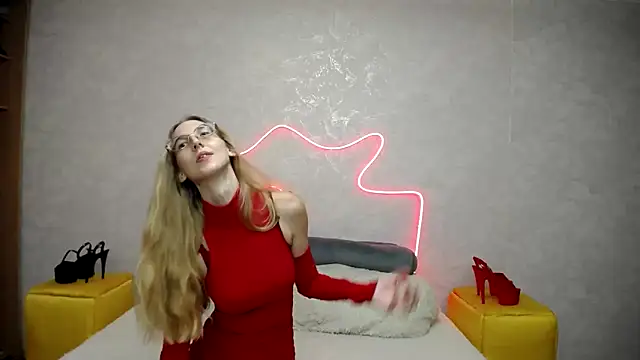 Snapshot of KlaryBrait chatting on 10-11-25, 04:49 KlaryBrait online show from 10-11-25, 04:49