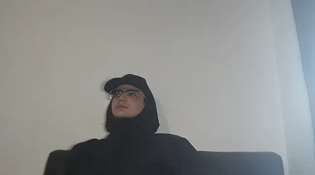 Snapshot of creamyadvisor01 chatting on 01-07-25, 01:46 creamyadvisor01 online show from 01-07-25, 01:46