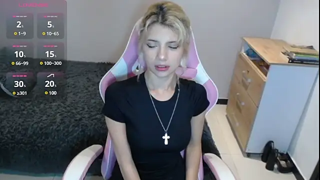 HiScarlett online show from 01-31-25, 09:37