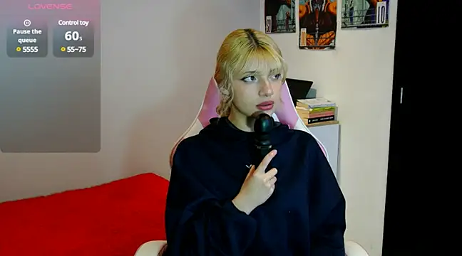 HiScarlett online show from 03-05-25, 01:50