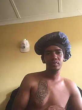 Snapshot of lionheart05 chatting on 02-13-25, 06:16 lionheart05 online show from 02-13-25, 06:16